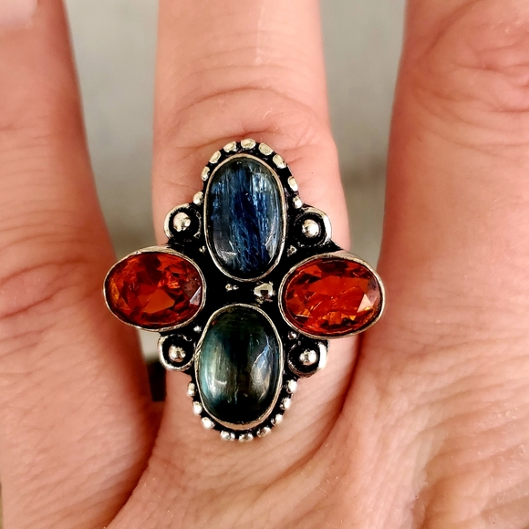 ***Sale*** New Kyanite & Garnet 925 Silver Ring. - Picture 6 of 8